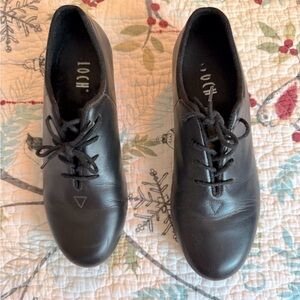Shockwave Bloch Tap Shoes size 2 in good condition
Great deals on bundles